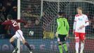 Fotbal, Sparta - Plzeň: David Lafata - Matúš Kozáčik