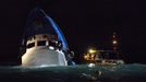 Rescuers search for survivors in a partially-submerged boat after two vessels collided in Hong Kong October 1, 2012. A major rescue is underway in the waters near Yung Shue Wan on Hong Kong's Lamma island following a collision involving two vessels in the evening, government radio reported on Monday. Police say there were about 100 people onboard both vessels, with many of them in the water. REUTERS/Tyrone Siu (CHINA - Tags: DISASTER TRANSPORT TPX IMAGES OF THE DAY) Published: Říj. 1, 2012, 3:56 odp.