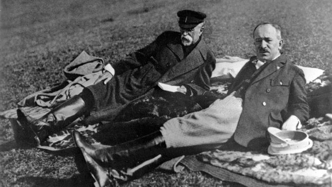 Bývalí prezidenti Masaryk a Beneš.
