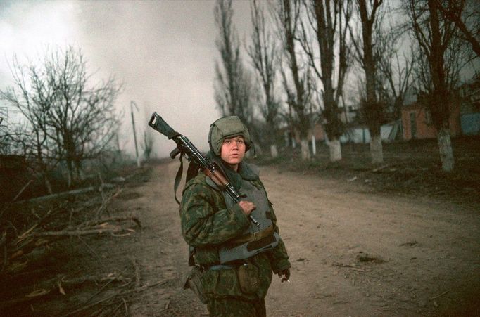 Uplynulo 100. Let od vynálezce legendární útočné pušky AK-47 Michaila Kalašnikova.