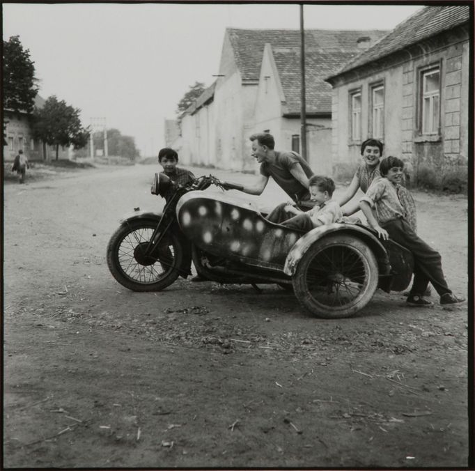 Zlatý fond české fotografie: snímky z výstavy v Czech Photo Centre