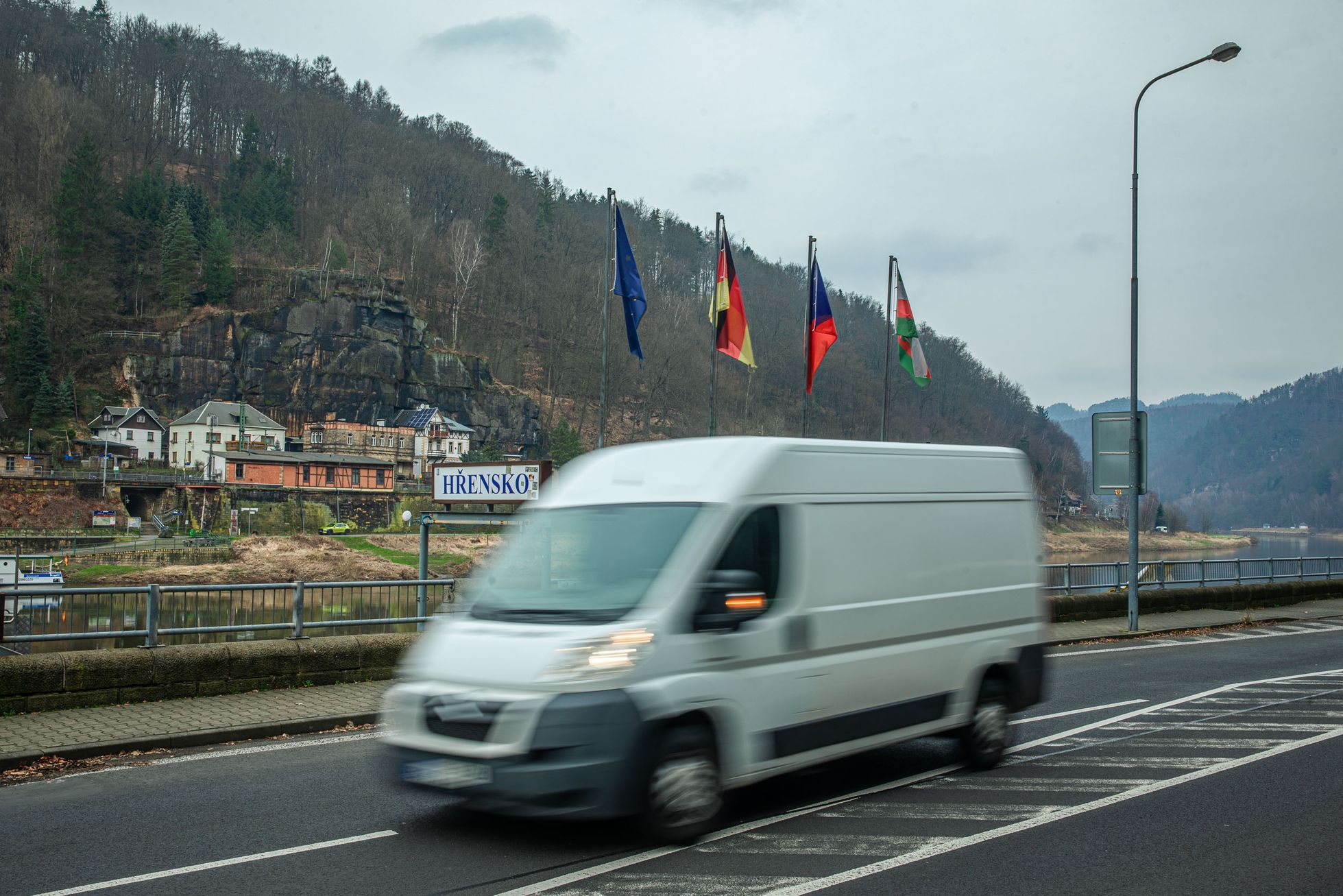 Hřensko - turismus, dva roky po požáru národního parku České Švýcarsko