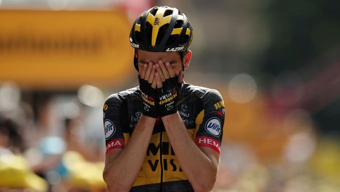 Sepp Kuss  slaví triumf v 15. etapě Tour de France