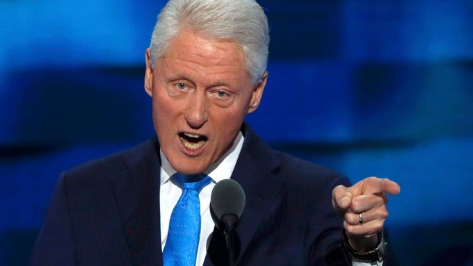 Bývalý americký prezident Bill Clinton na nominačním sjezdu ve Filadelfii podpořil svou manželku Hillary v nadcházejícím boji o Bílý dům.