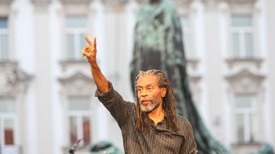 Česká fiharmonie a Bobby McFerrin na Staroměstském náměstí