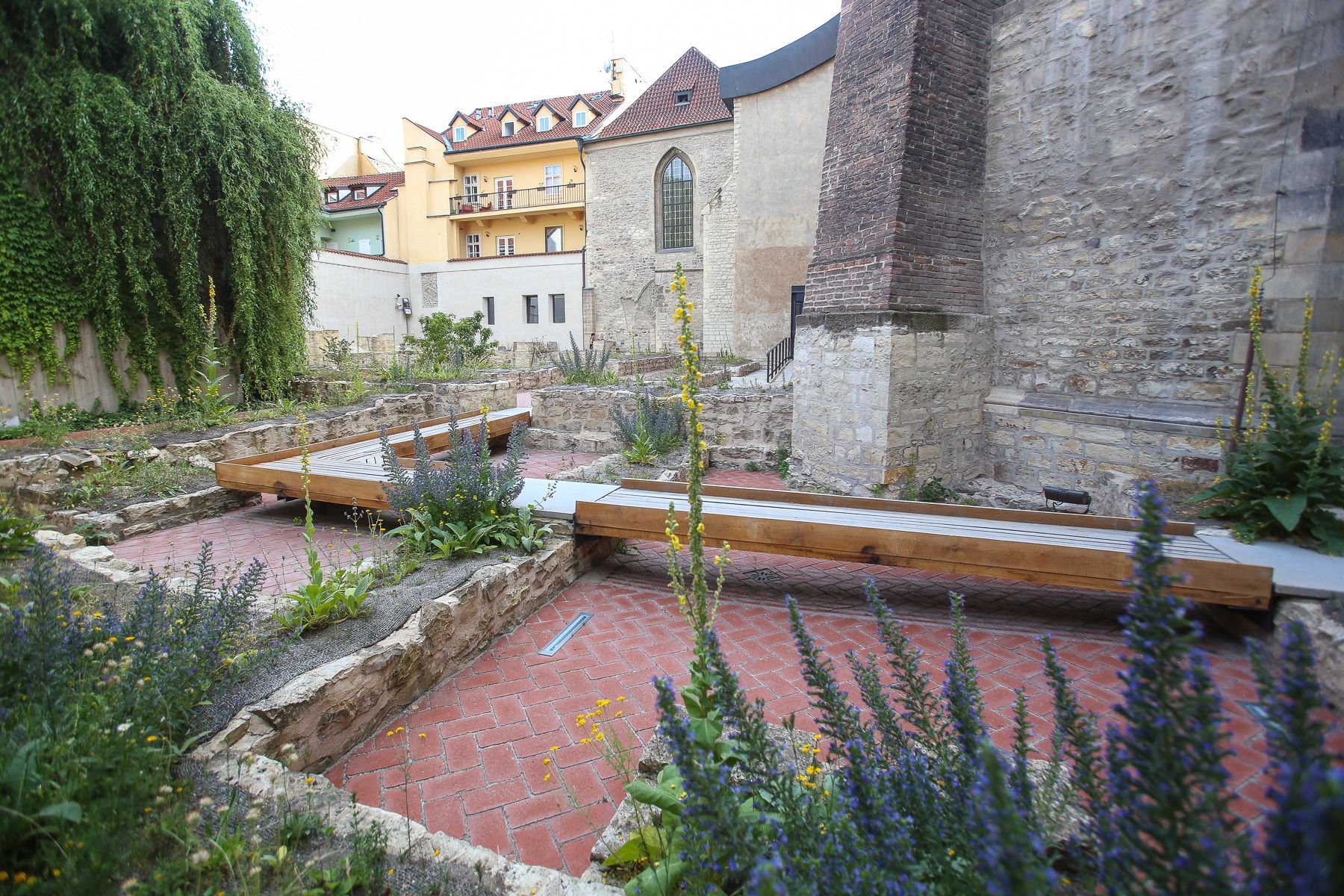 Anežka Live! Akce k otevření zahrad Anežského kláštera v Praze