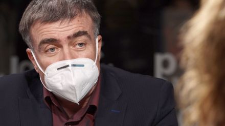 Linhart: Je zaděláno na problém, covid postihuje i srdce, lidé s infarkty chodí pozdě