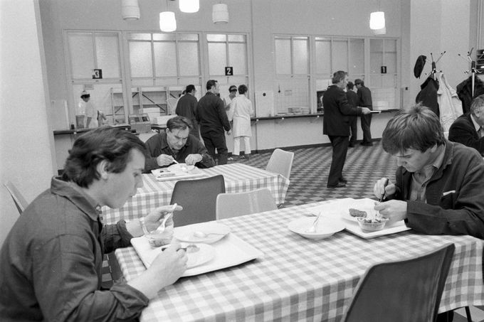 Závodní stravování v k.p. Vítkovice - železárny a strojírny Klementa GOTTWALDA. Rok 1986