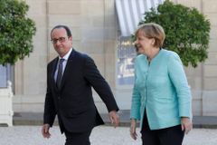 Merkelová: Země EU musí zajišťovat standardy pro běžence