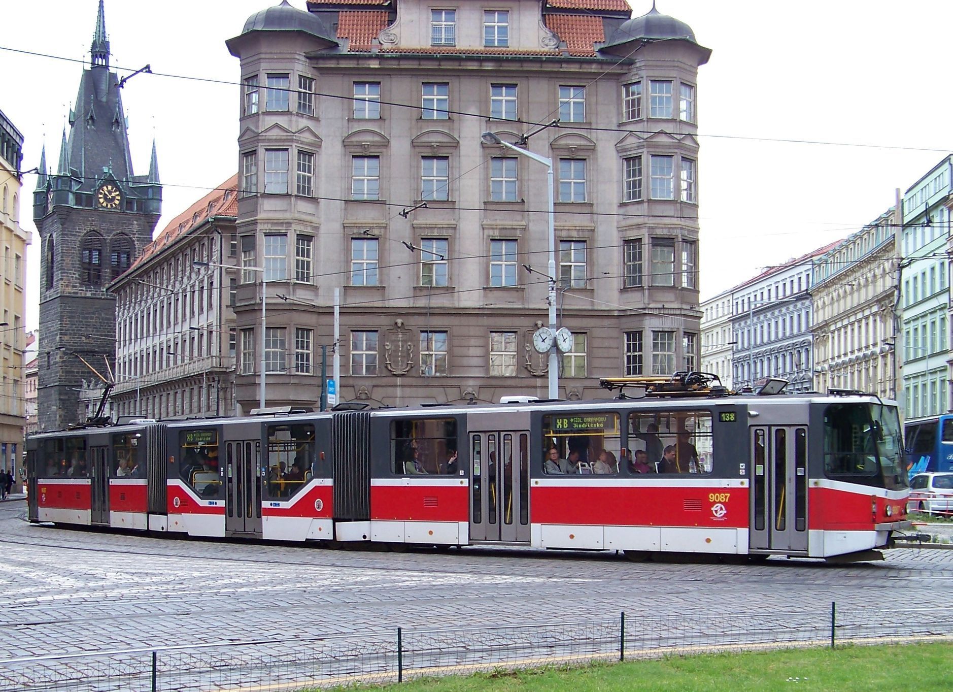Senovážné náměstí Praha s budovou bývalé IPB