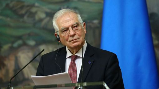 Šéf unijní diplomacie Josep Borrell na tiskové konferenci v Moskvě.