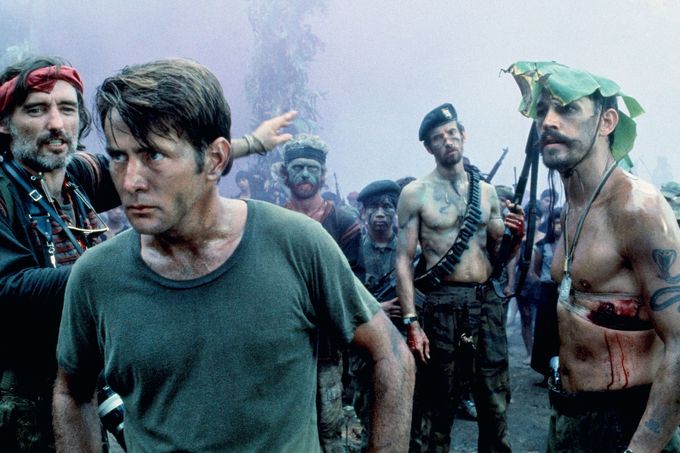 Dennis Hopper v roli fotografa, Martin Sheen jako kapitán Willard a Frederic Forrest coby Jay Hicks z filmu Apokalypsa.