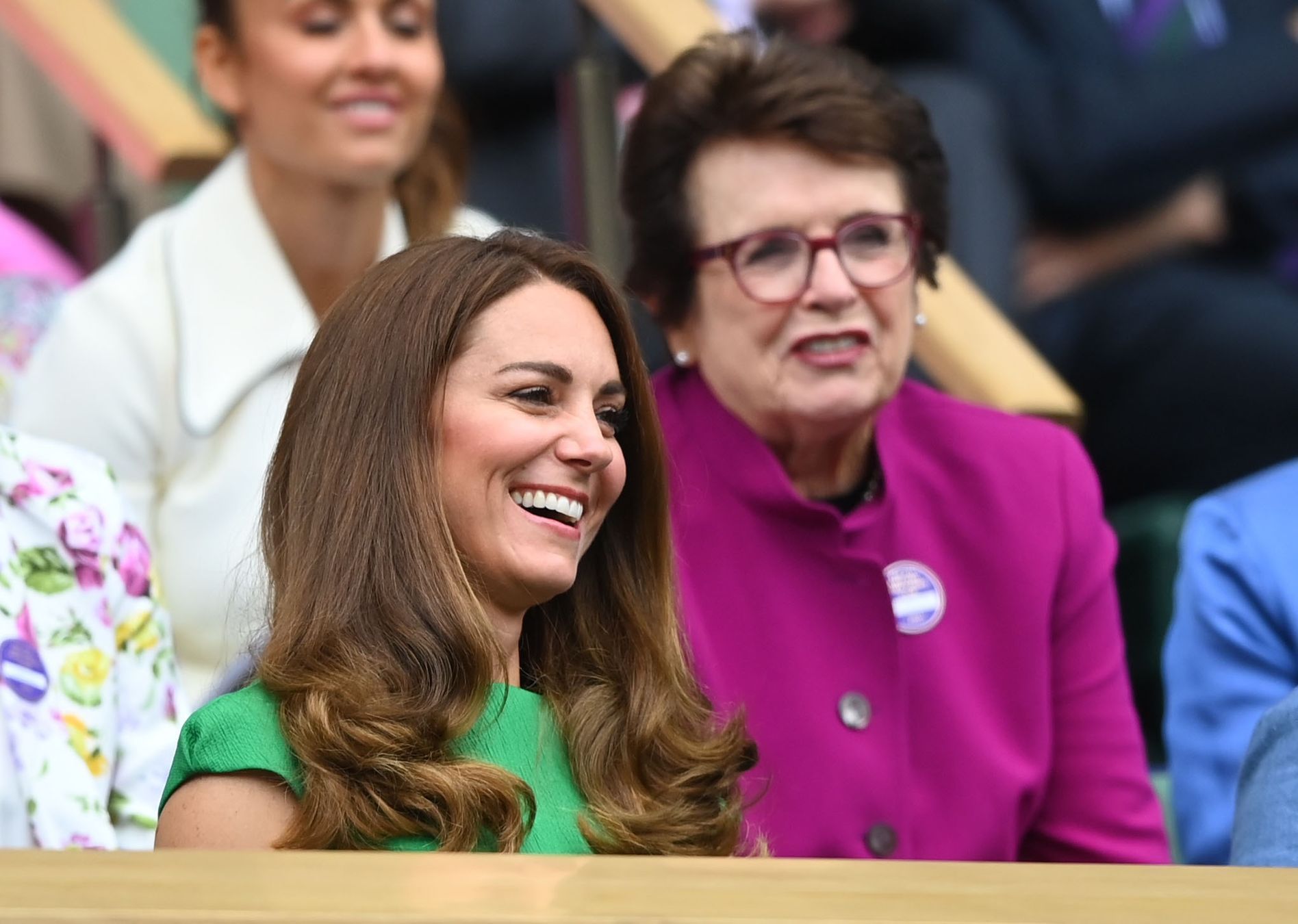 Catherine a vévodkyně z Cambridge a Billie Jean Kingová v hledišti finále Wimbledonu 2021 Karolína Plíšková - Ashleigh Bartyová.