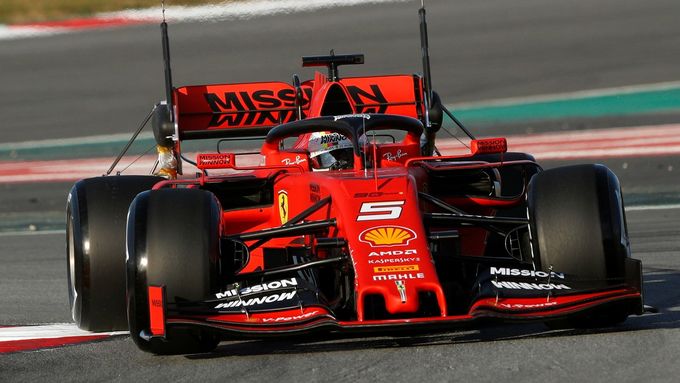 Ze špičkových týmů mají po úvodních testech nejvíc důvodů k radosti u Ferrari.