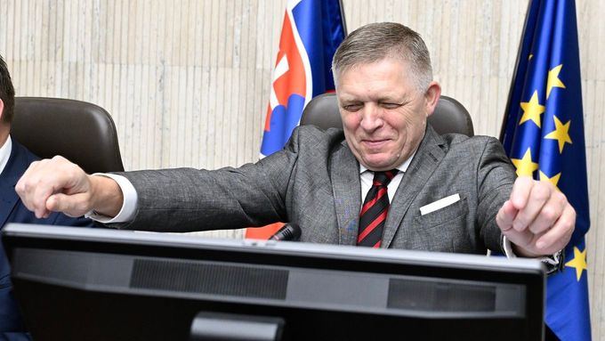 Slovenský premiér Robert Fico na červencovém zasedání vlády.