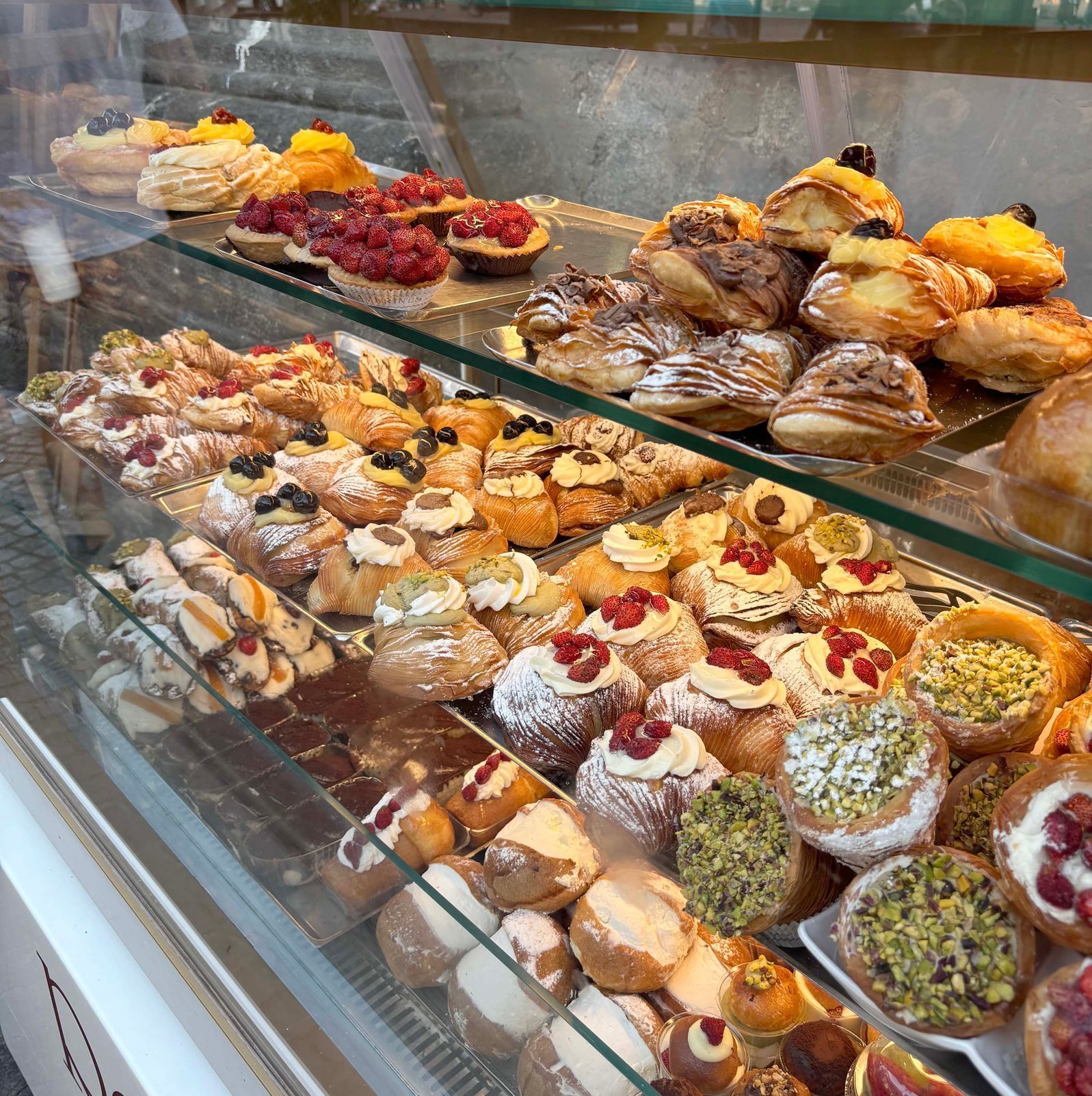 Neapol, Itálie, cestování, gastronomie