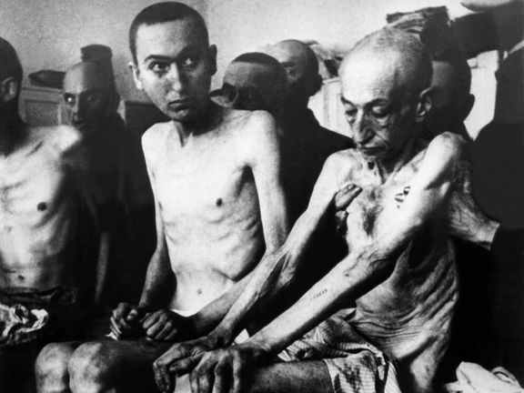 Vězni z nacistického tábora Auschwitz-Birkenau. 