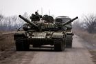 Boje na východě Ukrajiny opět zesílily, Kyjev hlásí oběti