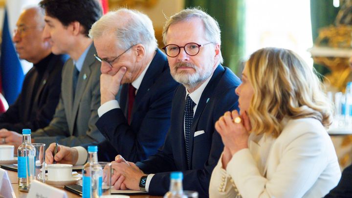 Fialova odpovědnost za Blažka je velká. Neměl ho nechat běhat se žlutou kartou; Zdroj foto: Úřad vlády ČR
