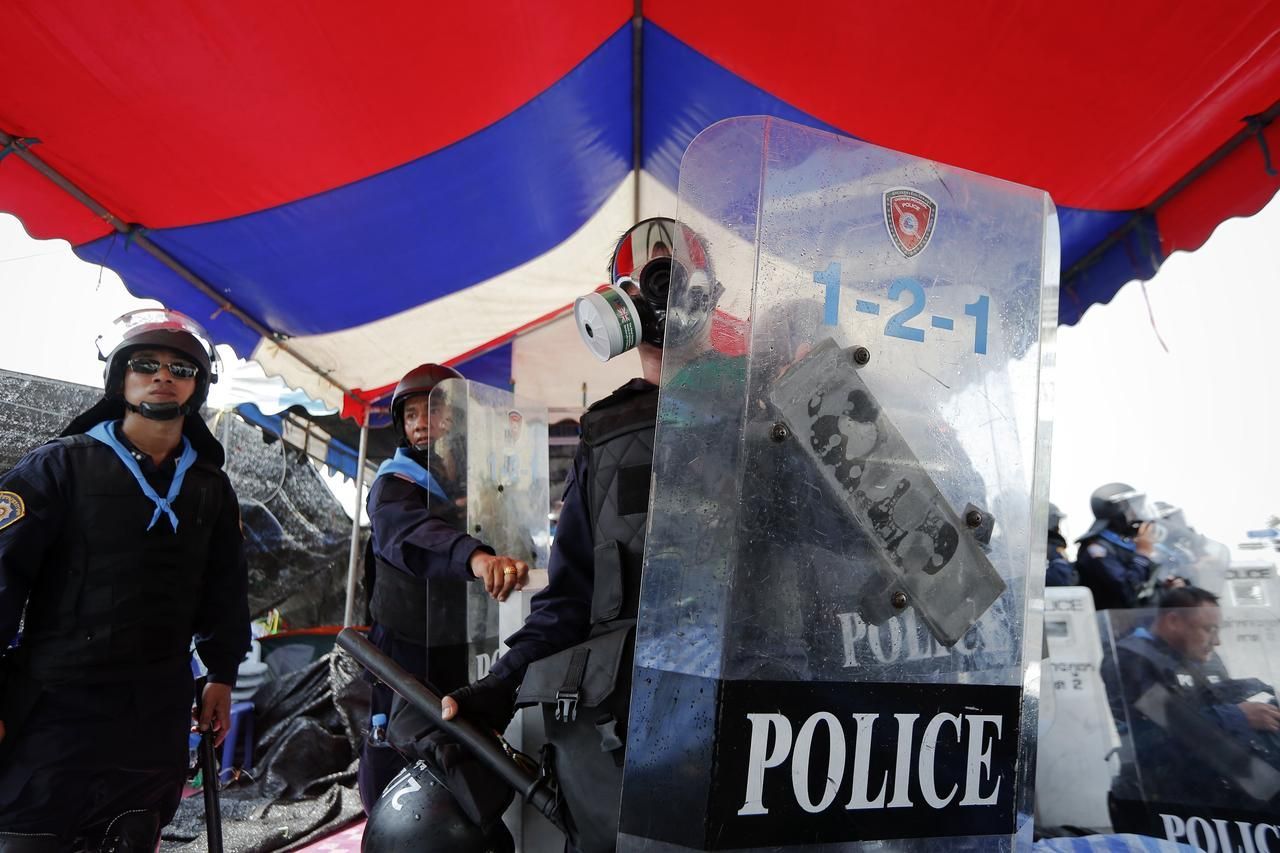 Thajsko - Bangkok - demonstrace - policie - těžkooděnci