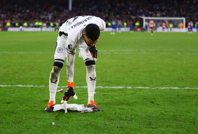 Soccer Football - Premier League - Sheffield United v West Ham United - Bramall Lane, Sheffield, Britain - January 21, 2024 Sheffield United's Wes Foderingham picks up li