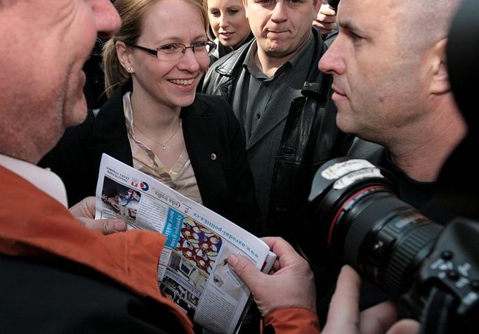 S "Alfa týmem" Národní gardy se také vydala ke Křižíkově fontáně mezi komunisty. Chvílemi přitom bylo těsno.