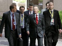 Britští vyjednavači v čele s premiérem Blairem, zdá se, v Bruselu zabodovali. Německo jim v lecčems ustoupilo.