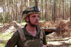Cílem jsou zákopy a pěchota. Rusové zuří, že Ukrajinci už útočí "zakázanou" zbraní
