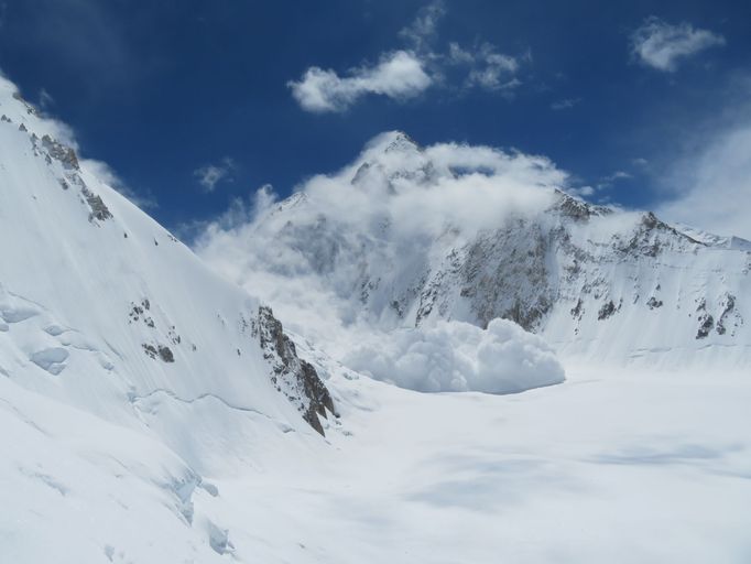 Karolína Grohová a Marek Disman při výpravě na Gasherbrum II (2021)