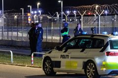 Drony zmrazily provoz letišť v Kodani a v Oslu. "Jedná se o někoho schopné"