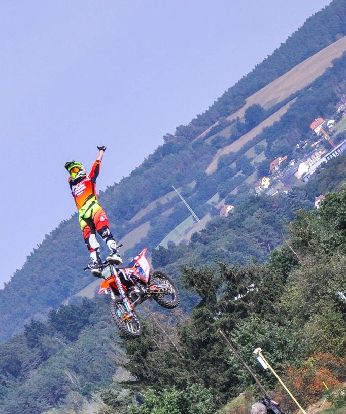 Freestyle motokros - triky: CLIFFHANGER