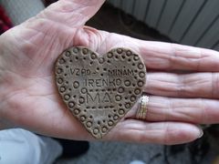 Chlebové srdce, které své dceři Ireně poslala z koncentračního tábora Terezín Kateřina Hešová.