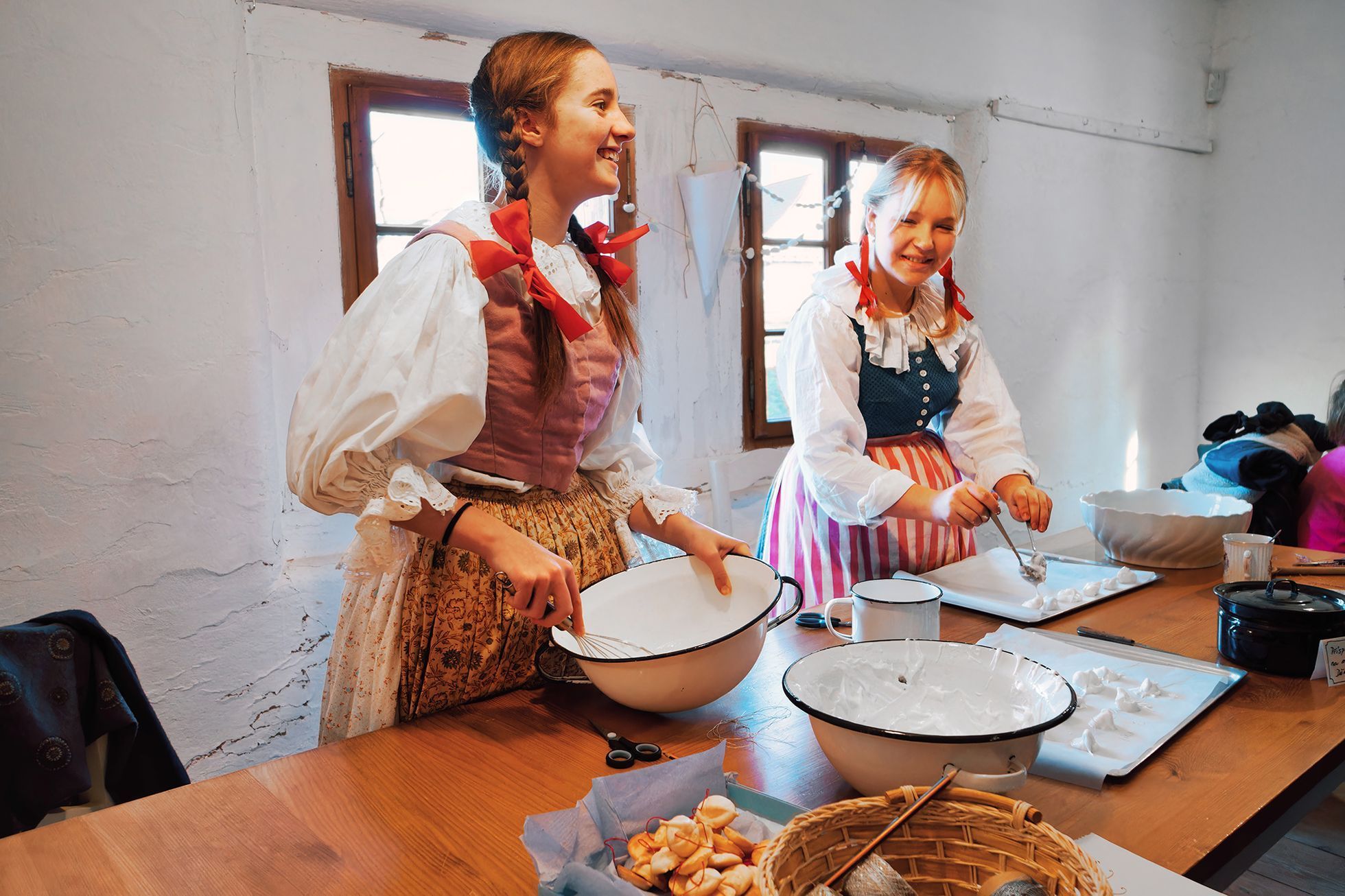 Advent ve skanzenu v Kouřimi. Mýtické postavy a zvyky na fotkách, prosinec 2023