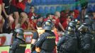 Policie před fanoušky Sparty ve finále MOL Cupu Liberec - Sparta Praha