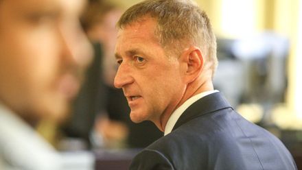 Janouška neomlouvám, nutně potřebuje operaci, říká Dryml