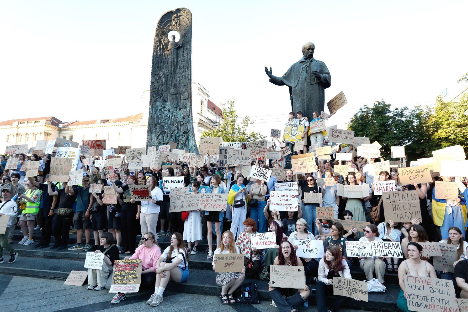 Ukrajina, protest, zákon, Zelenský
