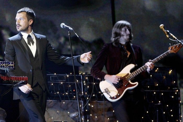 Brandon Flowers a Mark Stoermer z The Killers na Brit Awards