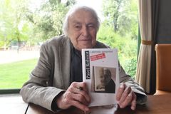 Není lehké stárnout. Pavel Kohout se v knize vrací ke Stalinovi i Černobylu