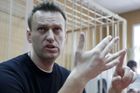 Trest za demonstrace: Navalnyj dostal pokutu 20 tisíc rublů a má jít na 15 dní do vězení