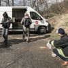 Armáda Spásy rozdává roušky lidem bez domova - koronavirus, bezdomovec, terénní pracovník, sociální práce, chudoba, vyloučení