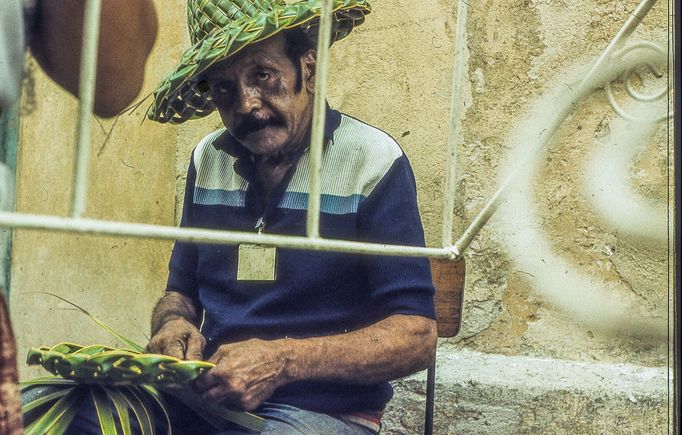 Fotografie Kuby, kterou pořídil Petr Levínský během pobytového zájezdu, jenž organizovala tehdejší Cestovní kancelář mládeže na jaře v roce 1989.