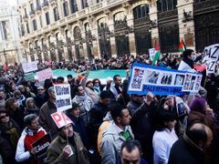 "Svobodná Palestina": demonstranti za ukončení izraelské operace pochodují Madridem
