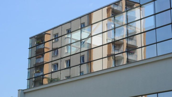 Trh s bydlením se ochlazuje, hypoték ubývá. Ceny bytů se však drží stále na rekordech; Zdroj foto: Aktuálně.cz