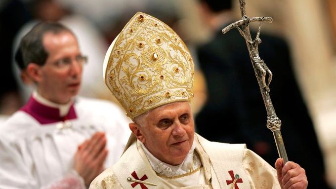 Papež Benedikt XVI. americké duchovní za jejich skandály tvrdě kritizuje
