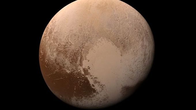 Z více než stovky záběrů pořízených v roce 2015 sondou New Horizons vytvořila NASA video, jak by mohlo vypadat přistání na trpasličí planetě Pluto.