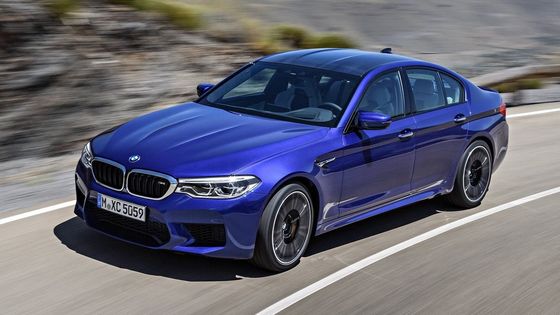 Nové BMW M5 dostalo nejen pokročilý systém pohonu všech kol, ale také dvakrát přeplňovaný osmiválec.