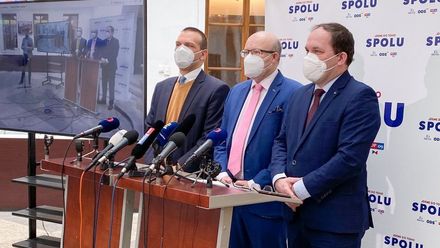 Vláda navrhla spíš český model. Nesnáším chaos, nesmířím se s ním, říká Válek