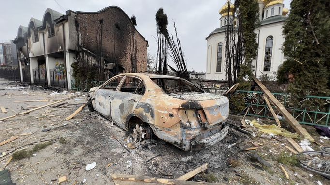 Částečně zdevastovaná ulice ve městě Irpiň na předměstí Kyjeva. Toto město je je pod silnou palbou ruské armády. 7. 3. 2022