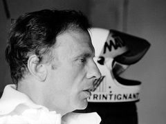 Jean-Louis Trintignant roku 1980 na vytvalostním závodě Le Mans.
