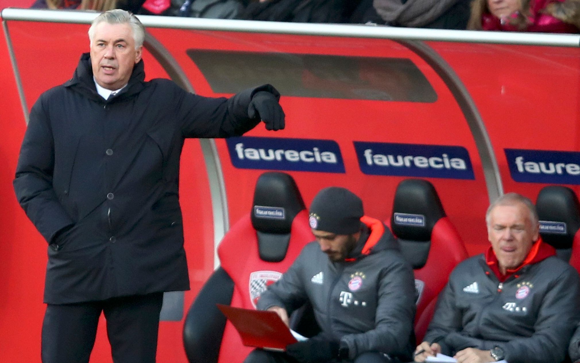 Carlo Ancelotti na lavičce Bayernu